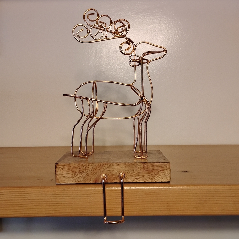 Crate & Barrel Copper Tone Wire Deer‎ on Wood Christmas Mantle Stocking Hanger